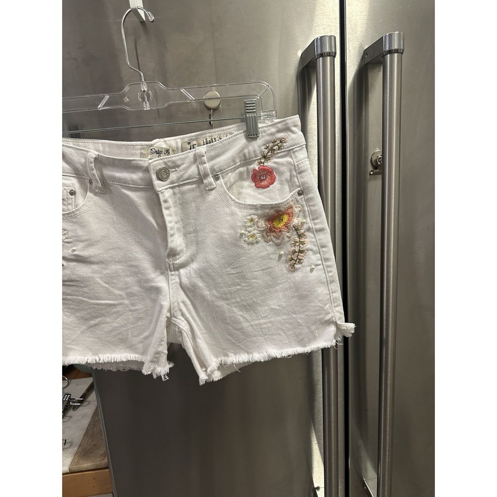 Cochella Ready Shorty White Embroidered Flowers Bedazzled W Pearls Sz15 Festival